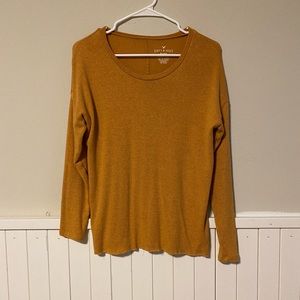 mustard colored long sleeve tee